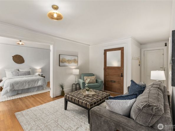 4725 15th Avenue NE 22, Seattle WA 98105