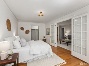 4725 15th Avenue NE 22, Seattle WA 98105