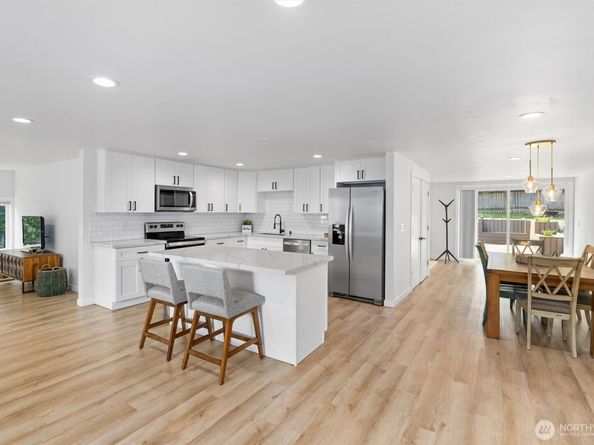 14327 Fremont Avenue N, Seattle WA 98133