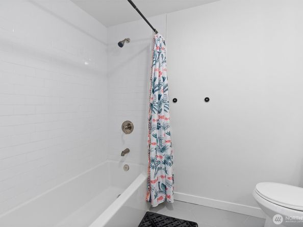 14327 Fremont Avenue N, Seattle WA 98133