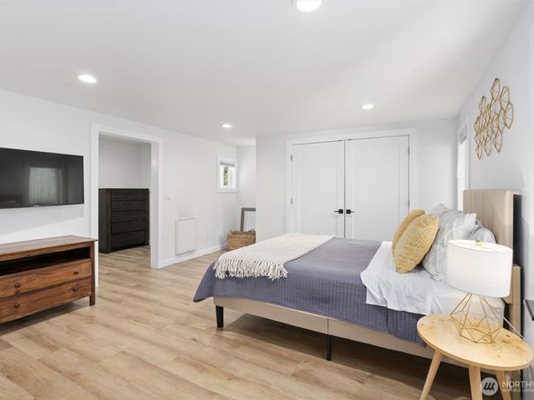 14327 Fremont Avenue N, Seattle WA 98133