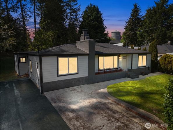 14327 Fremont Avenue N, Seattle WA 98133