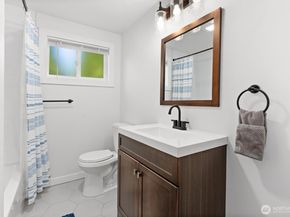 14327 Fremont Avenue N, Seattle WA 98133