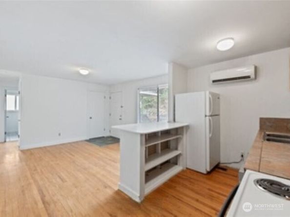 10601 55TH Avenue S, Seattle WA 98178