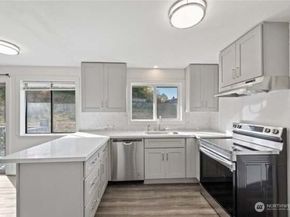 10601 55TH Avenue S, Seattle WA 98178