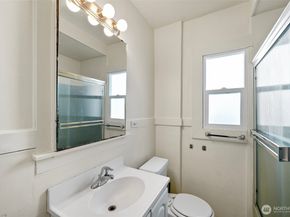 5016 7th Ave Ne, Seattle WA 98105