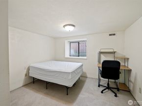 5016 7th Ave Ne, Seattle WA 98105