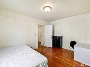 5016 7th Ave Ne, Seattle WA 98105