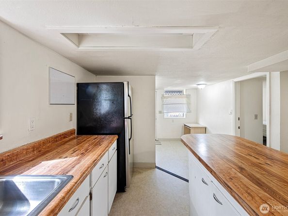 5016 7th Ave Ne, Seattle WA 98105