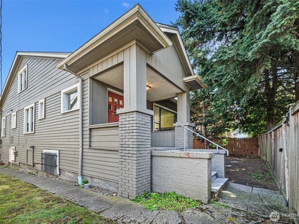 5016 7th Ave Ne, Seattle WA 98105