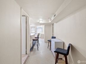 5016 7th Ave Ne, Seattle WA 98105