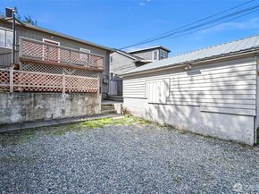 5016 7th Ave Ne, Seattle WA 98105