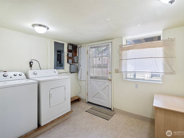 5016 7th Ave Ne, Seattle WA 98105
