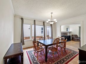 5016 7th Ave Ne, Seattle WA 98105