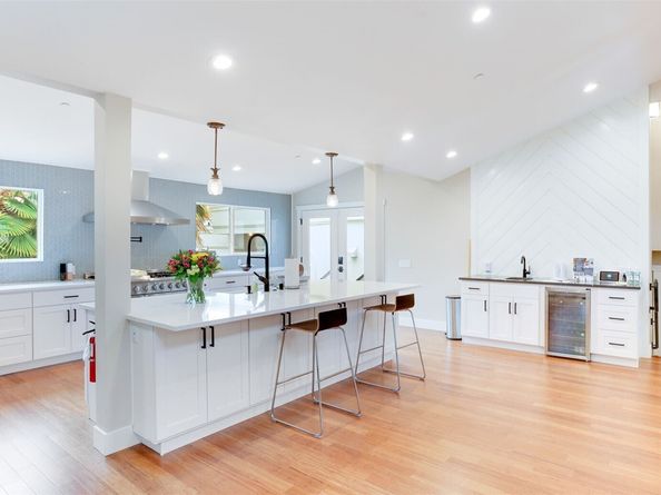 Undisclosed Address #2352628, Bellevue WA 98005