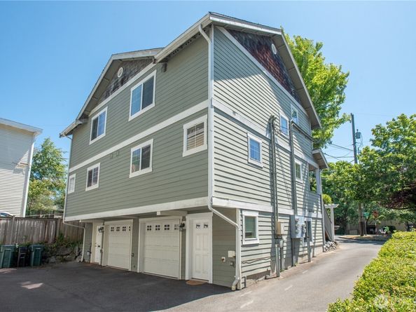 118 N 104th Street A, Seattle WA 98133