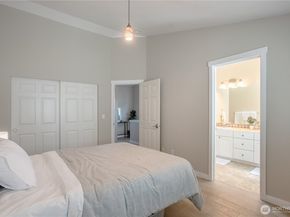 118 N 104th Street A, Seattle WA 98133