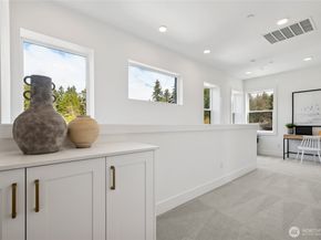 18808 NE 99th Court NE C, Bothell WA 98011