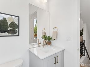 18808 NE 99th Court NE C, Bothell WA 98011