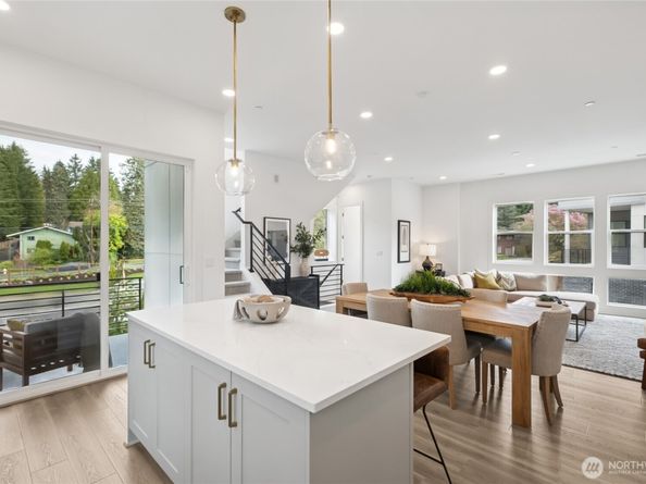 18808 NE 99th Court NE C, Bothell WA 98011