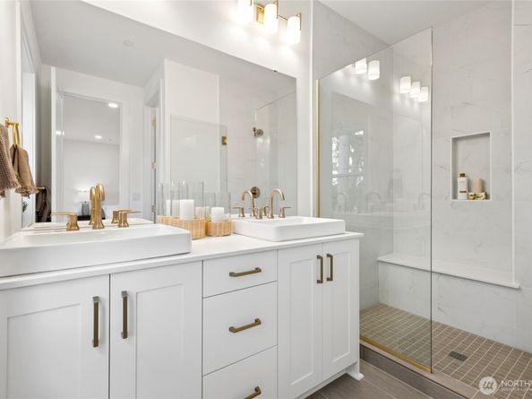 18808 NE 99th Court NE C, Bothell WA 98011