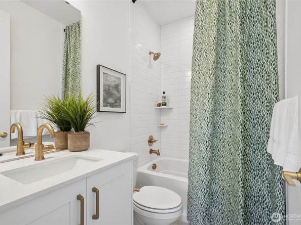 18808 NE 99th Court NE C, Bothell WA 98011