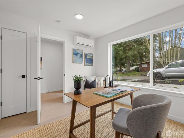 11236 Corliss Avenue N, Seattle WA 98133
