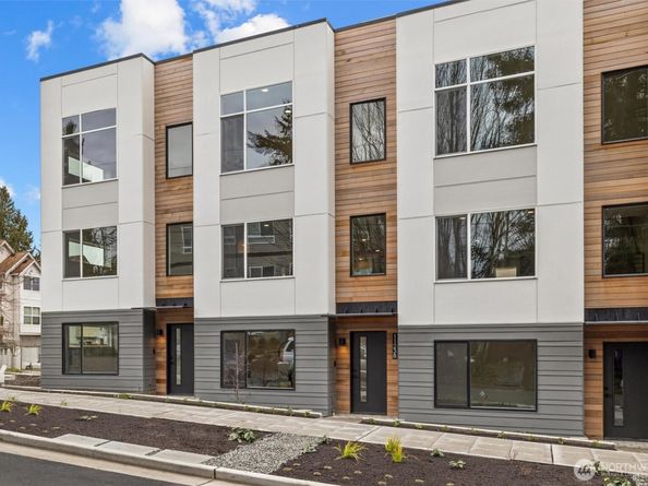 11236 Corliss Avenue N, Seattle WA 98133