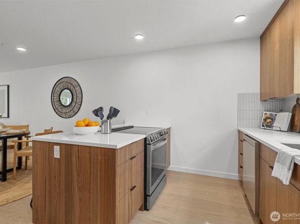 11236 Corliss Avenue N, Seattle WA 98133