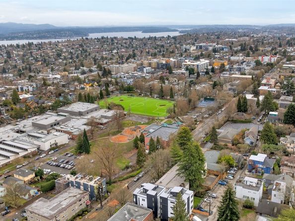 431 19th Avenue E, Seattle WA 98112