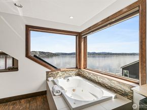 9750 Rainier Avenue S, Seattle WA 98118