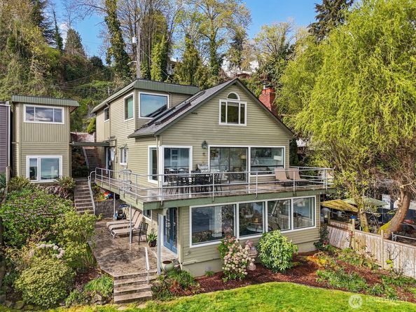 9750 Rainier Avenue S, Seattle WA 98118