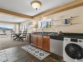 9750 Rainier Avenue S, Seattle WA 98118