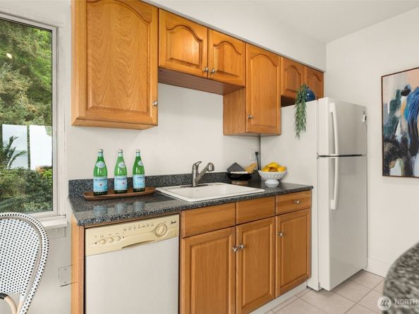 1156 Alki Avenue SW 401, Seattle WA 98116