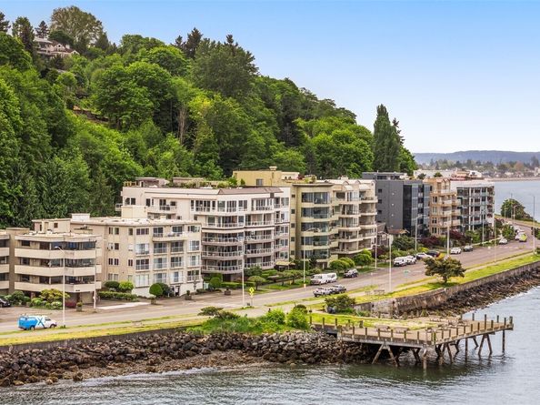1156 Alki Avenue SW 401, Seattle WA 98116