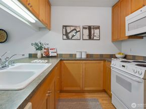 275 W Roy Street 216, Seattle WA 98119