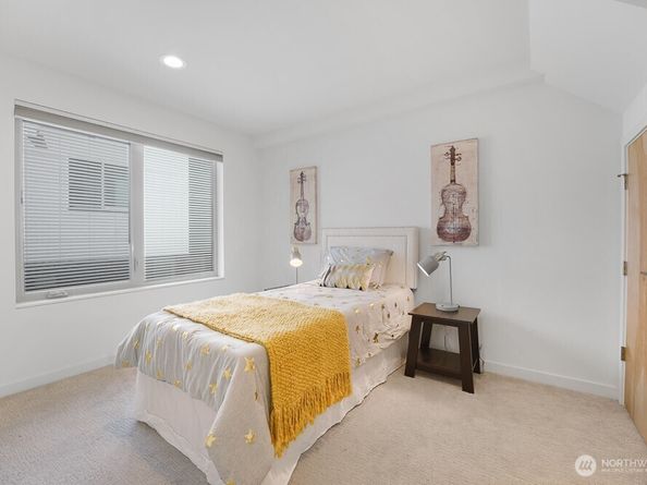 3236 W Government Way, Seattle WA 98199