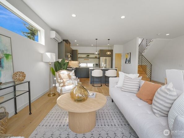 3236 W Government Way, Seattle WA 98199