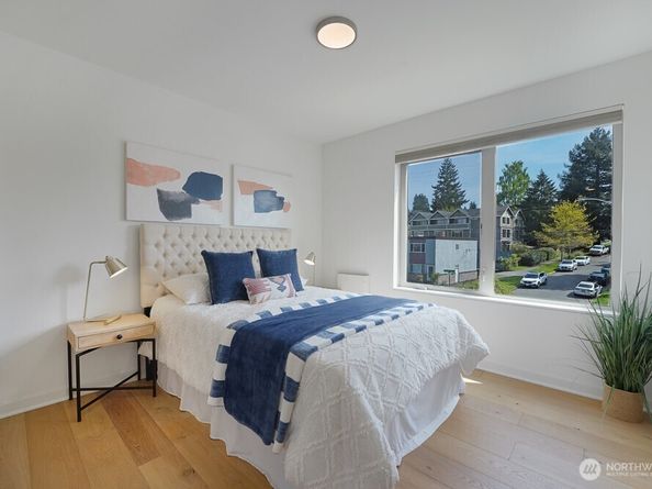 3236 W Government Way, Seattle WA 98199