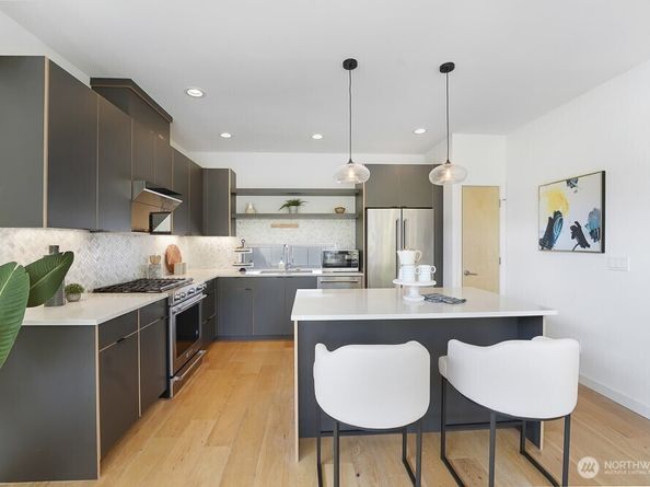 3236 W Government Way, Seattle WA 98199