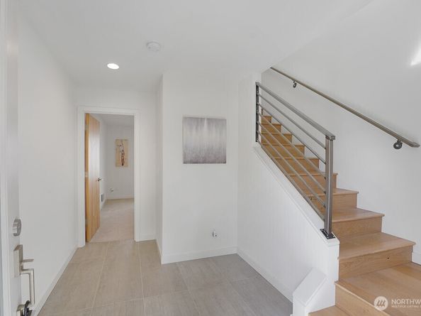 3236 W Government Way, Seattle WA 98199