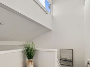 15662 NE 70th Court, Redmond WA 98052