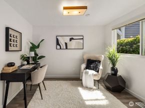 15662 NE 70th Court, Redmond WA 98052