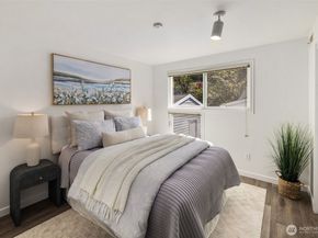 15662 NE 70th Court, Redmond WA 98052