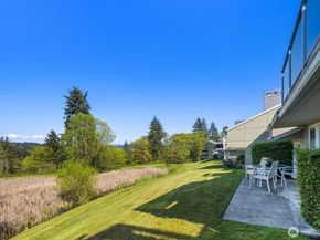15662 NE 70th Court, Redmond WA 98052