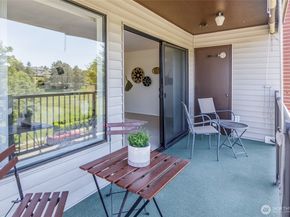 2858 32nd Avenue W 302, Seattle WA 98199
