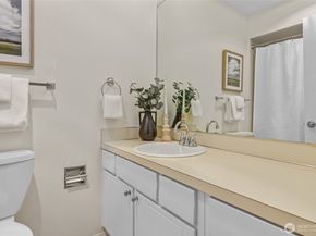 2858 32nd Avenue W 302, Seattle WA 98199