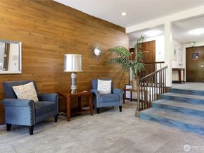 2858 32nd Avenue W 302, Seattle WA 98199