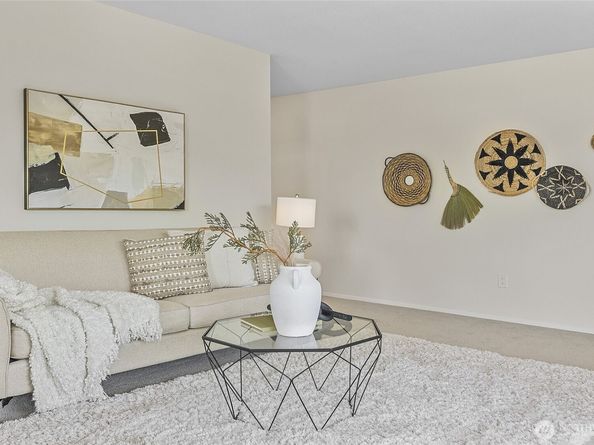 2858 32nd Avenue W 302, Seattle WA 98199