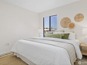 2858 32nd Avenue W 302, Seattle WA 98199